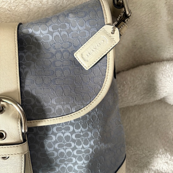 Coach purse - Picture 4 of 7